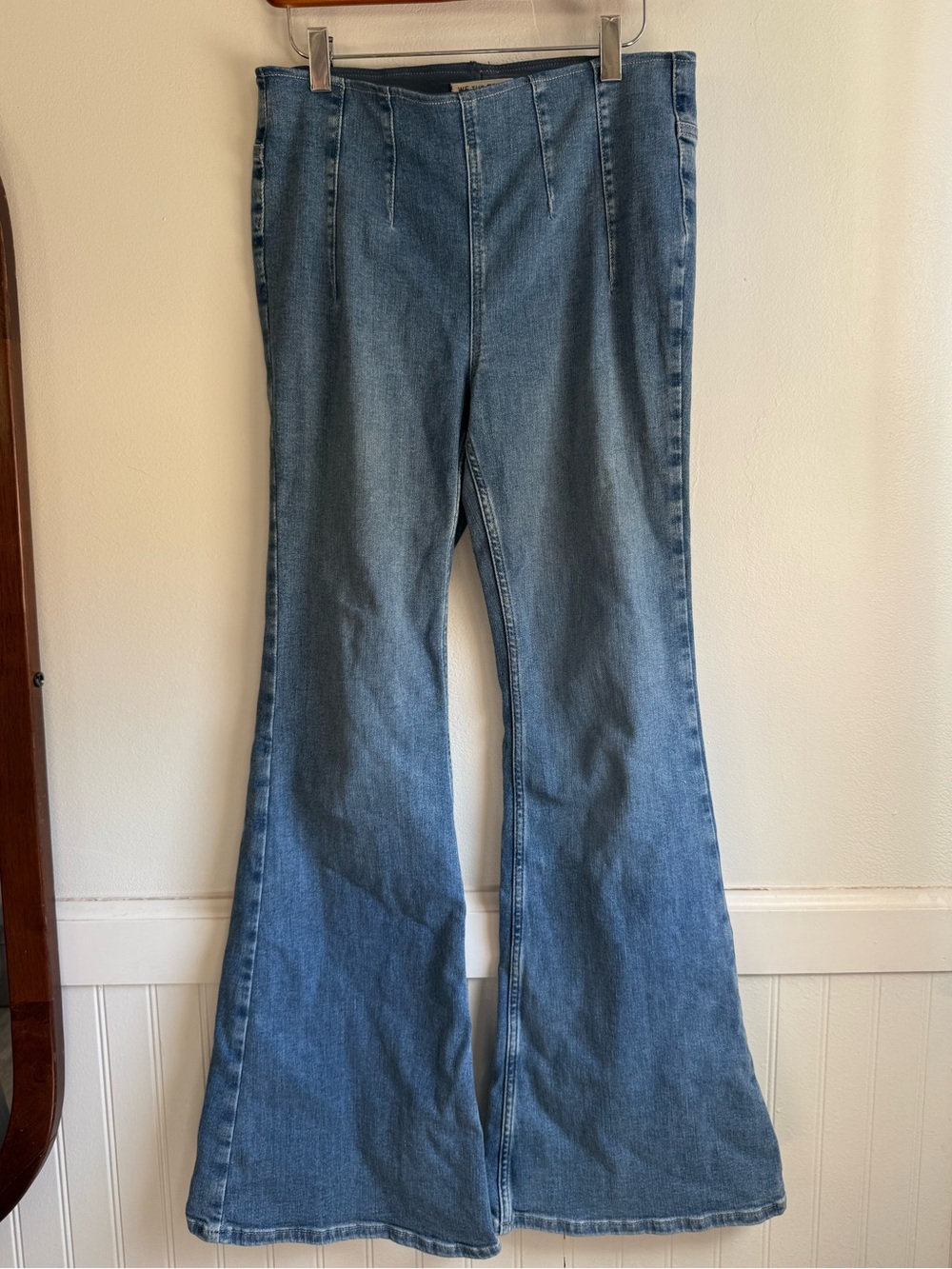 We The Free Pull On Flare Jeans/ Size 29
